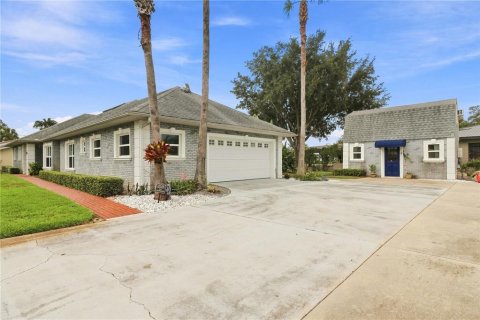 House in Crystal River, Florida 3 bedrooms, 285.4 sq.m. № 2287161