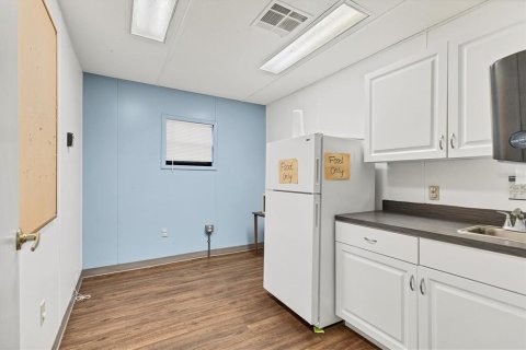 Commercial property in Myakka City, Florida 310.11 sq.m. № 2213890 - photo 27