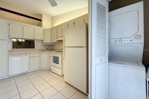 Condo in Tarpon Springs, Florida, 2 bedrooms  № 1825344 - photo 16