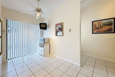 Condo in Tarpon Springs, Florida, 2 bedrooms  № 1825344 - photo 11