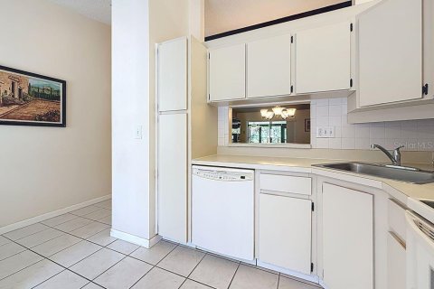 Condo in Tarpon Springs, Florida, 2 bedrooms  № 1825344 - photo 12