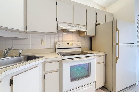 Condo in Tarpon Springs, Florida, 2 bedrooms  № 1825344 - photo 9