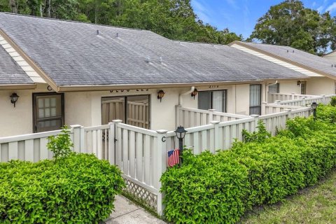 Condo in Tarpon Springs, Florida, 2 bedrooms  № 1825344 - photo 1