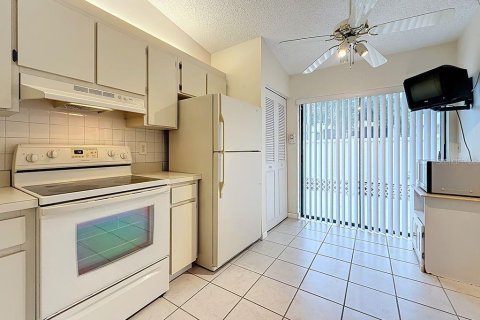 Condo in Tarpon Springs, Florida, 2 bedrooms  № 1825344 - photo 10
