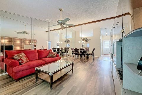 Condo in Tarpon Springs, Florida, 2 bedrooms  № 1825344 - photo 23