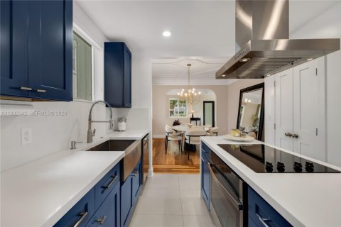 Villa ou maison à vendre à El Portal, Floride: 5 chambres, 277.31 m2 № 2059598 - photo 23