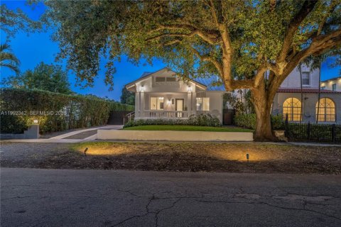 Villa ou maison à vendre à El Portal, Floride: 5 chambres, 277.31 m2 № 2059598 - photo 21