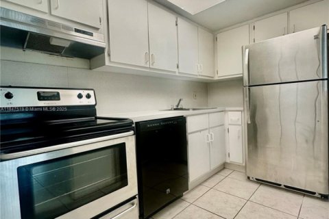 Appartement à louer à Miami Lakes, Floride: 1 chambre, 72 m2 № 1847674 - photo 7