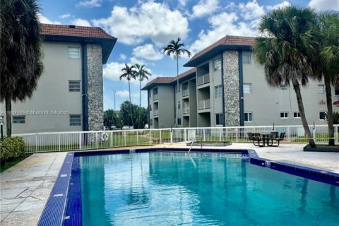 Appartement à louer à Miami Lakes, Floride: 1 chambre, 72 m2 № 1847674 - photo 17