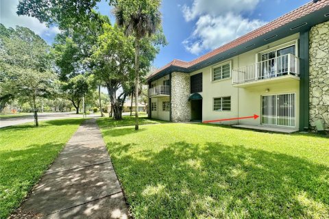 Appartement à louer à Miami Lakes, Floride: 1 chambre, 72 m2 № 1847674 - photo 2