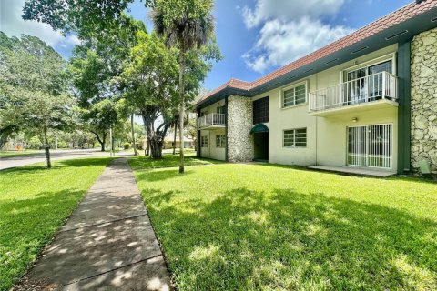 Appartement à louer à Miami Lakes, Floride: 1 chambre, 72 m2 № 1847674 - photo 1