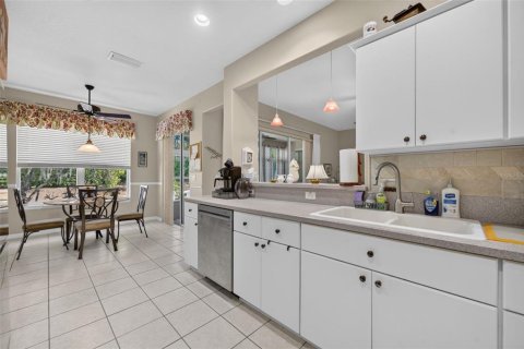 House in Tavares, Florida 2 bedrooms, 154.03 sq.m. № 2393571 - photo 17