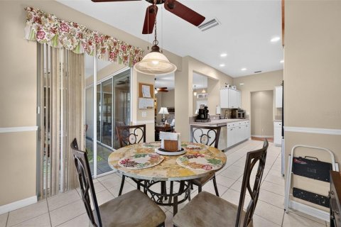 House in Tavares, Florida 2 bedrooms, 154.03 sq.m. № 2393571 - photo 19