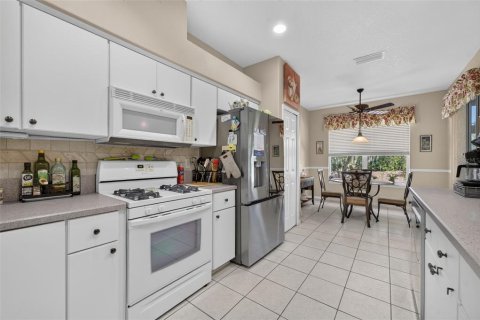 House in Tavares, Florida 2 bedrooms, 154.03 sq.m. № 2393571 - photo 16