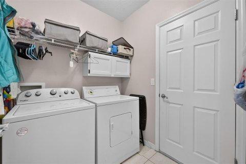 House in Tavares, Florida 2 bedrooms, 154.03 sq.m. № 2393571 - photo 26