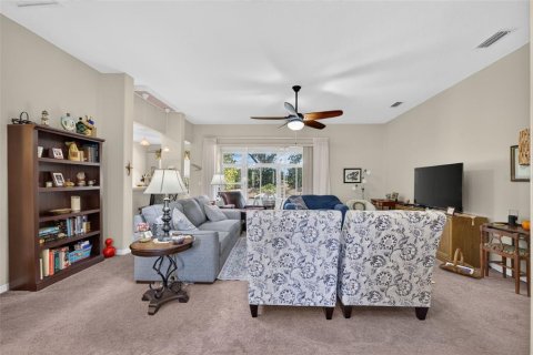House in Tavares, Florida 2 bedrooms, 154.03 sq.m. № 2393571 - photo 6