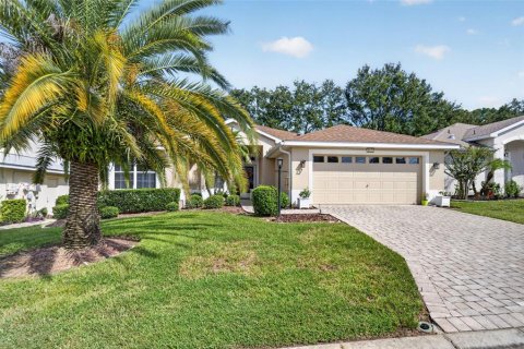 House in Tavares, Florida 2 bedrooms, 154.03 sq.m. № 2393571 - photo 2