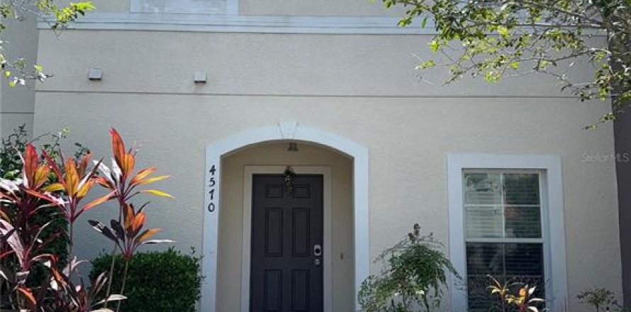 Adosado en Kissimmee, Florida 3 dormitorios, 120.31 m2 № 1909064