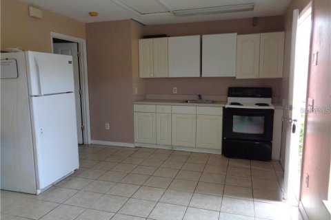 Townhouse in Davenport, Florida 4 bedrooms, 168.25 sq.m. № 1870449 - photo 24