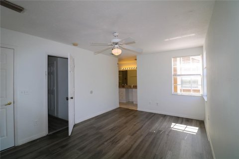 Townhouse in Davenport, Florida 4 bedrooms, 168.25 sq.m. № 1870449 - photo 8