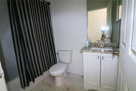 Townhouse in Davenport, Florida 4 bedrooms, 168.25 sq.m. № 1870449 - photo 15