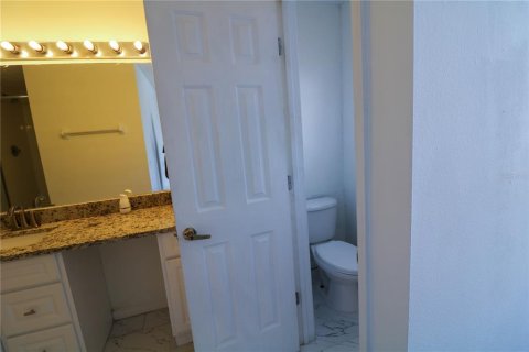Townhouse in Davenport, Florida 4 bedrooms, 168.25 sq.m. № 1870449 - photo 13