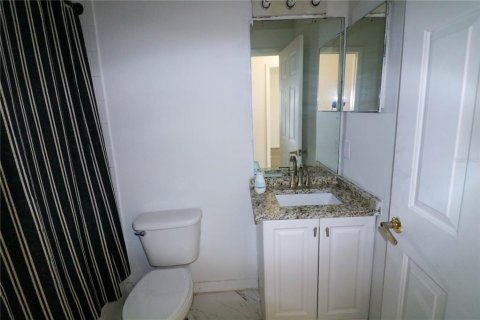 Townhouse in Davenport, Florida 4 bedrooms, 168.25 sq.m. № 1870449 - photo 14