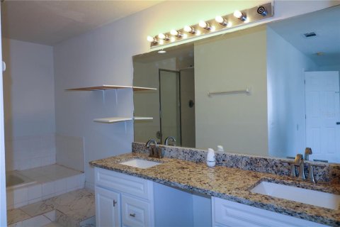 Townhouse in Davenport, Florida 4 bedrooms, 168.25 sq.m. № 1870449 - photo 9