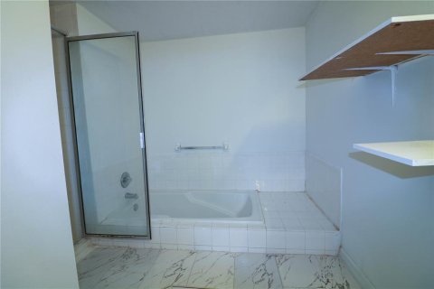 Townhouse in Davenport, Florida 4 bedrooms, 168.25 sq.m. № 1870449 - photo 10