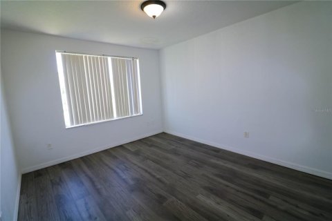 Townhouse in Davenport, Florida 4 bedrooms, 168.25 sq.m. № 1870449 - photo 16