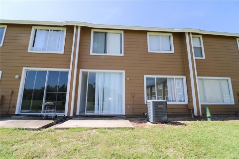 Townhouse in Davenport, Florida 4 bedrooms, 168.25 sq.m. № 1870449 - photo 20