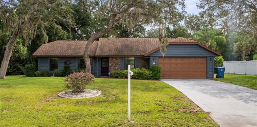 Villa ou maison à Spring Hill, Floride 2 chambres, 126.9 m2 № 1850997
