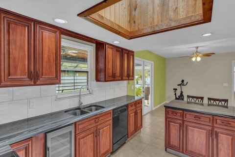Villa ou maison à louer à Vero Beach, Floride: 4 chambres, 220.55 m2 № 2087862 - photo 6
