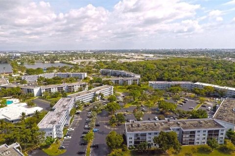 Condominio en venta en Oakland Park, Florida, 1 dormitorio, 69.68 m2 № 1937715 - foto 3