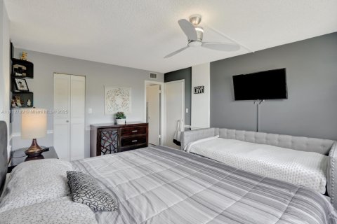 Condominio en venta en Oakland Park, Florida, 1 dormitorio, 69.68 m2 № 1937715 - foto 15