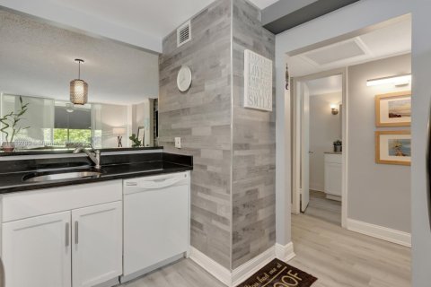 Condominio en venta en Oakland Park, Florida, 1 dormitorio, 69.68 m2 № 1937715 - foto 17