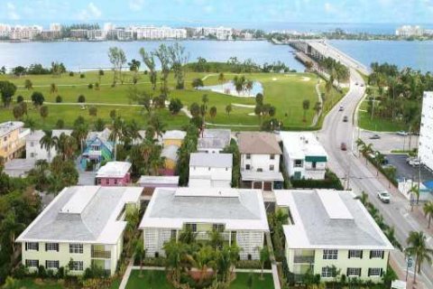 Apartamento en alquiler en Lake Worth, Florida, 2 dormitorios, 112.41 m2 № 1227046 - foto 1