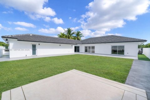 Купить виллу или дом в Майами, Флорида 4 спальни, 248.33м2, № 1975658 - фото 30