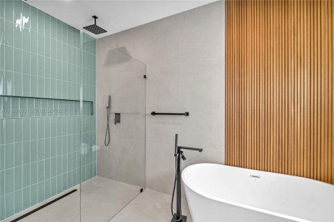 Купить виллу или дом в Майами, Флорида 4 спальни, 248.33м2, № 1975658 - фото 22