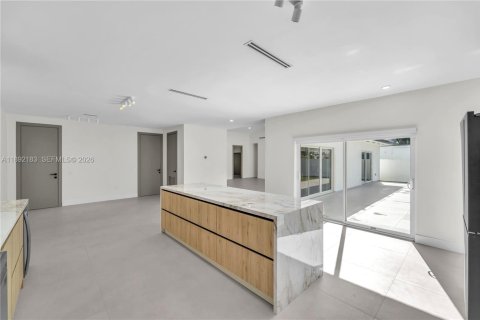 Купить виллу или дом в Майами, Флорида 4 спальни, 248.33м2, № 1975658 - фото 15