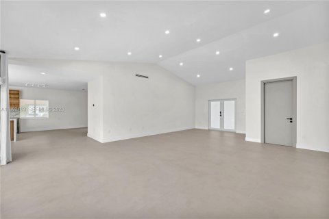 Купить виллу или дом в Майами, Флорида 4 спальни, 248.33м2, № 1975658 - фото 10