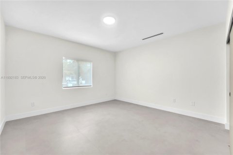 Купить виллу или дом в Майами, Флорида 4 спальни, 248.33м2, № 1975658 - фото 25