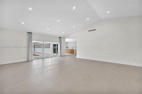 Купить виллу или дом в Майами, Флорида 4 спальни, 248.33м2, № 1975658 - фото 11