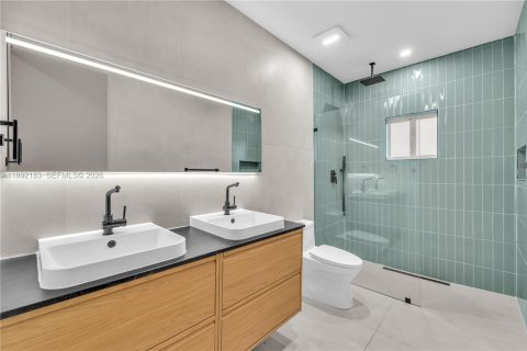 Купить виллу или дом в Майами, Флорида 4 спальни, 248.33м2, № 1975658 - фото 26