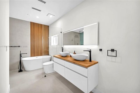 Купить виллу или дом в Майами, Флорида 4 спальни, 248.33м2, № 1975658 - фото 21