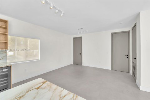 Купить виллу или дом в Майами, Флорида 4 спальни, 248.33м2, № 1975658 - фото 28