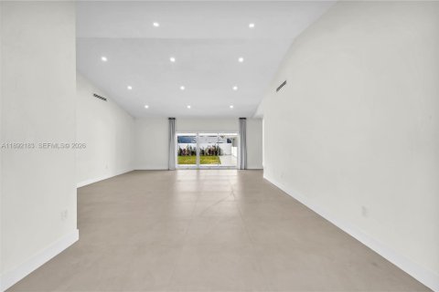 Купить виллу или дом в Майами, Флорида 4 спальни, 248.33м2, № 1975658 - фото 8