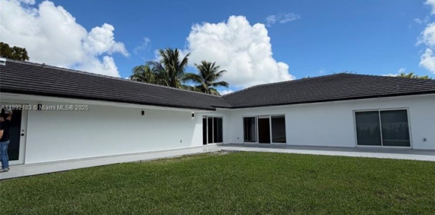 Villa ou maison à Miami, Floride 4 chambres, 248.33 m2 № 1975658