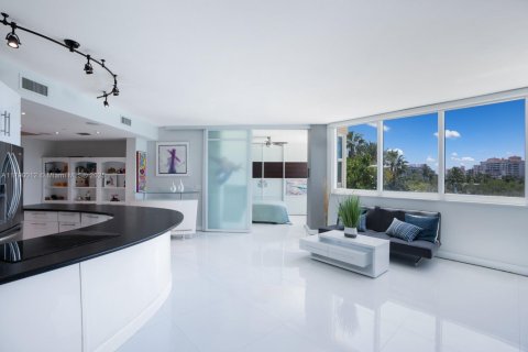Condominio en venta en Miami Beach, Florida, 2 dormitorios, 137.87 m2 № 1731450 - foto 5