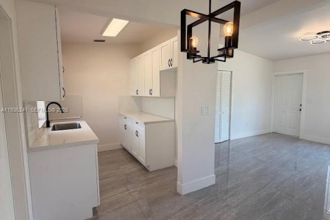 Villa ou maison à vendre à Fort Lauderdale, Floride: 3 chambres, 85.47 m2 № 1993431 - photo 10